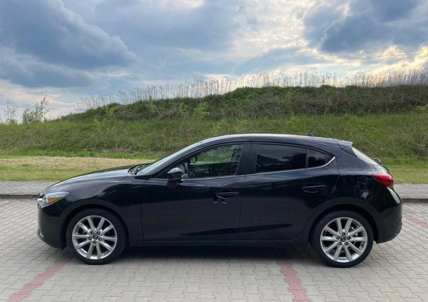 Mazda 3 cena 67900 przebieg: 33056, rok produkcji 2017 z Kolbuszowa małe 667